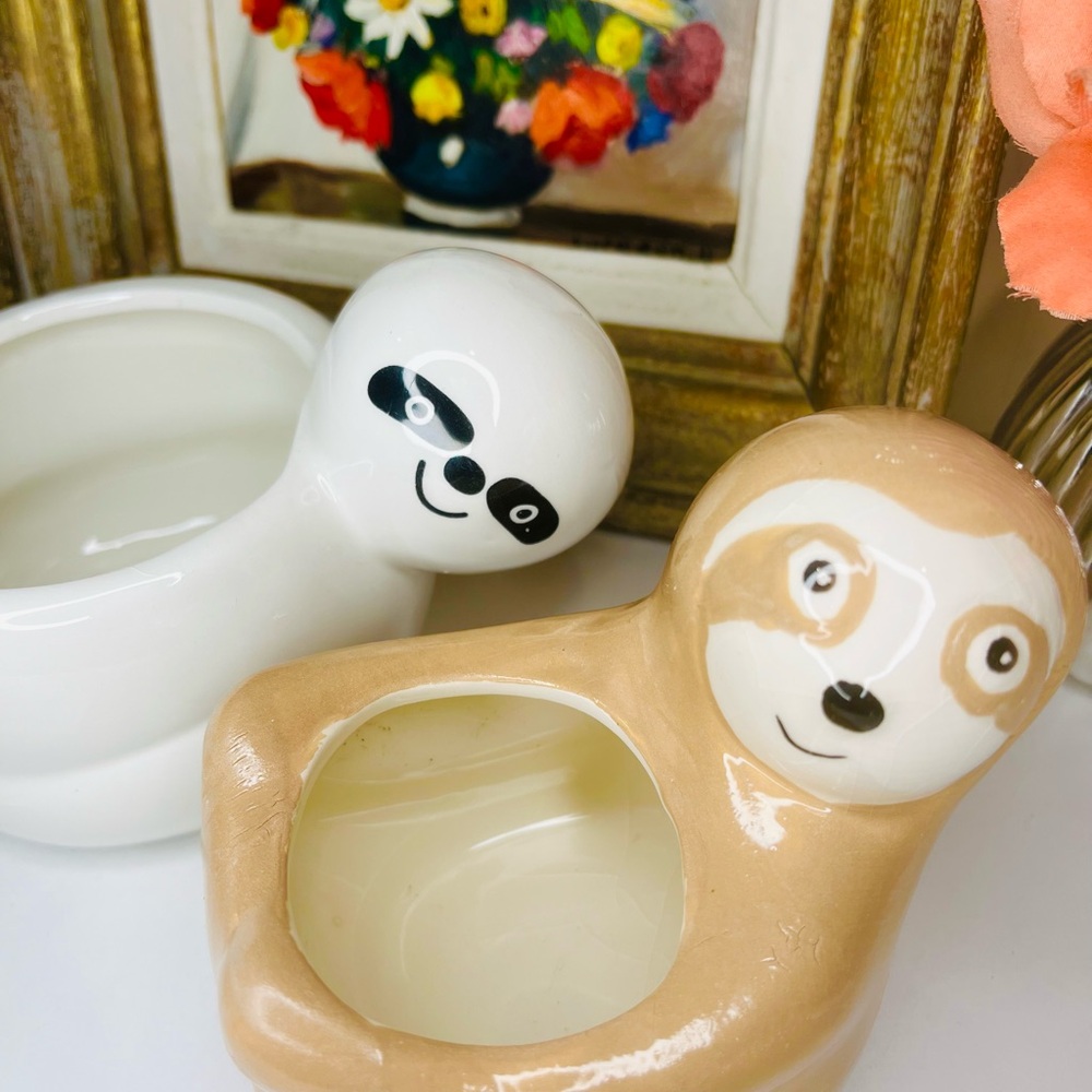 2 CERAMIC SLOTHS PLANTERS - Picture 7 of 7